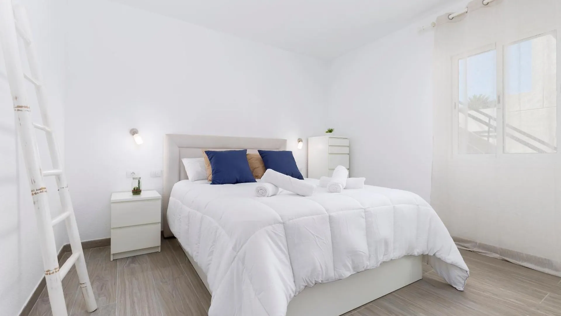 Home2Book Vibrant Apt Corralejo, Pool Spanje